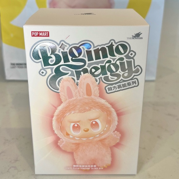 Labubu Big Into Energy - Confirmed Secret ID - Picture 3 of 6